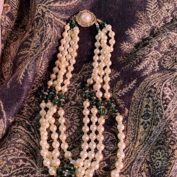 Twisted Pearl & Green Beads Choker Necklace 18" - Picture 5 of 7